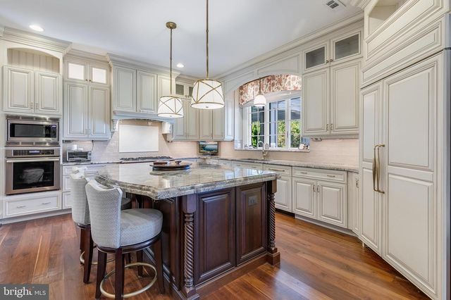 22577 CREIGHTON FARMS DR, Leesburg, VA 20175