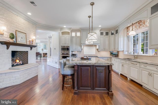 22577 CREIGHTON FARMS DR, Leesburg, VA 20175