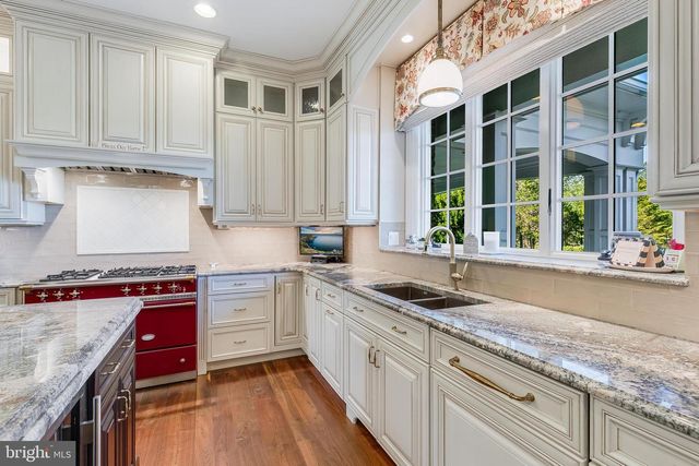 22577 CREIGHTON FARMS DR, Leesburg, VA 20175