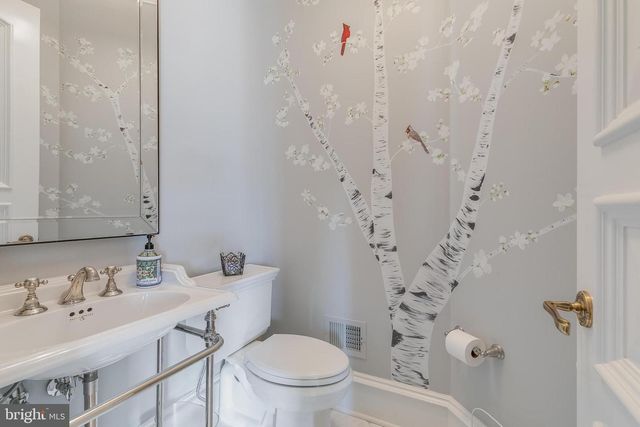 22577 CREIGHTON FARMS DR, Leesburg, VA 20175