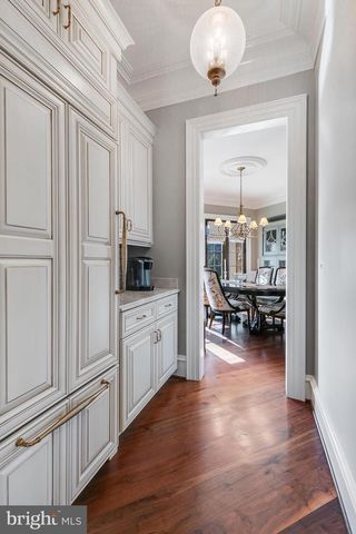 22577 CREIGHTON FARMS DR, Leesburg, VA 20175