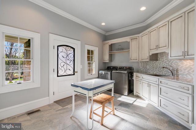 22577 CREIGHTON FARMS DR, Leesburg, VA 20175