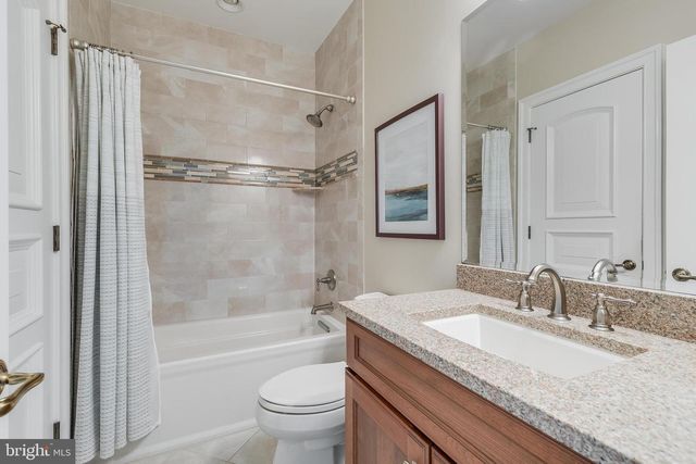 22577 CREIGHTON FARMS DR, Leesburg, VA 20175