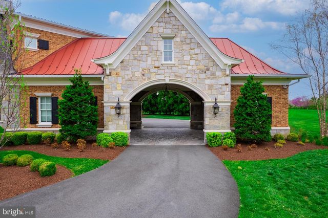 22577 CREIGHTON FARMS DR, Leesburg, VA 20175