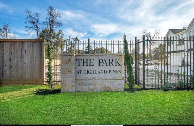 6404 Highland Pine Lane, Houston, TX 77091