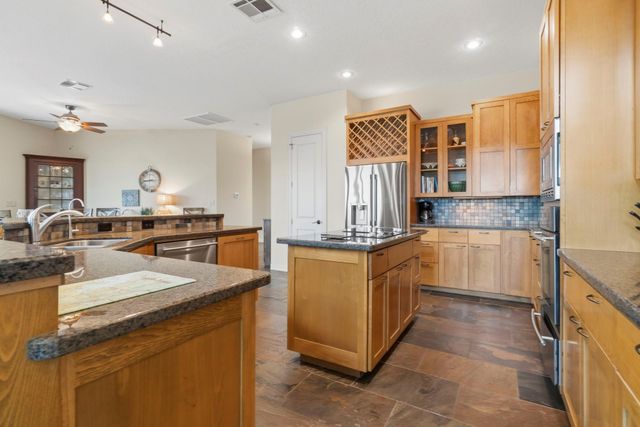 295 Bayview Lane, Livingston, TX 77351