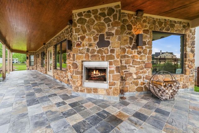 295 Bayview Lane, Livingston, TX 77351