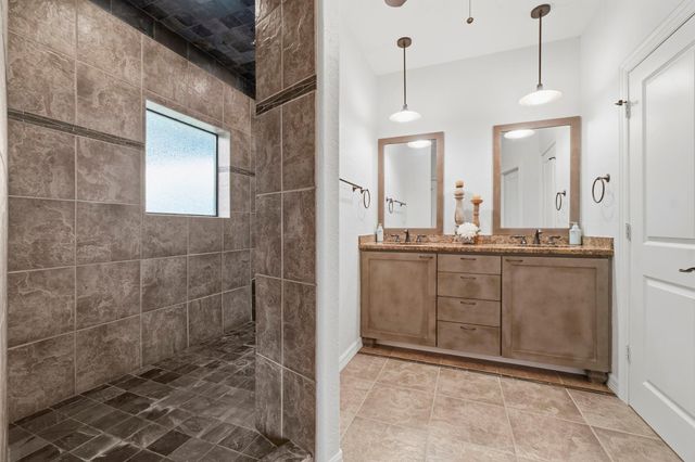 295 Bayview Lane, Livingston, TX 77351