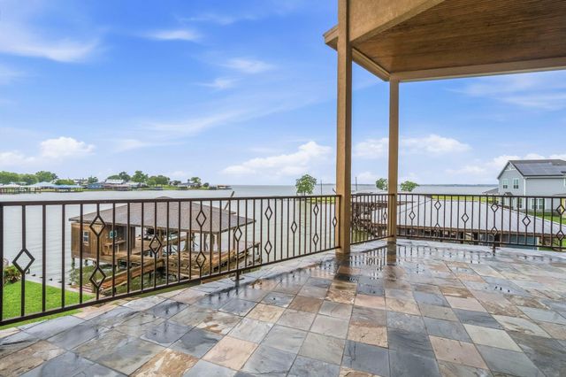 295 Bayview Lane, Livingston, TX 77351