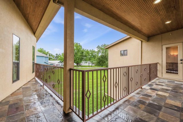 295 Bayview Lane, Livingston, TX 77351
