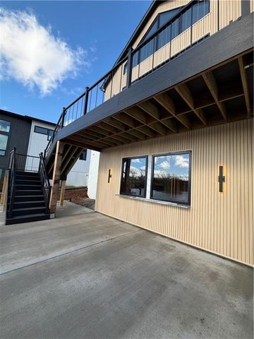 8976 Ginger Street, Lenexa, KS 66227