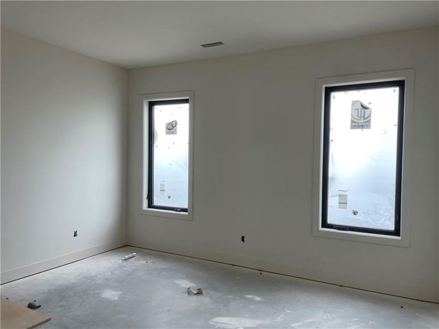 8976 Ginger Street, Lenexa, KS 66227