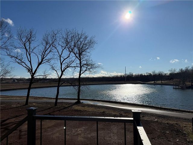 8976 Ginger Street, Lenexa, KS 66227