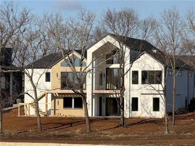 8976 Ginger Street, Lenexa, KS 66227