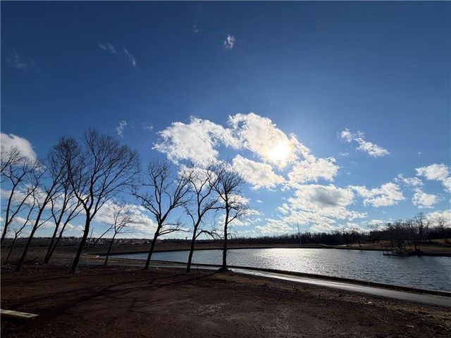 8976 Ginger Street, Lenexa, KS 66227