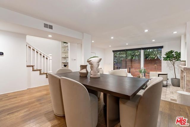 1427 S Bentley Avenue C, Los Angeles, CA 90025