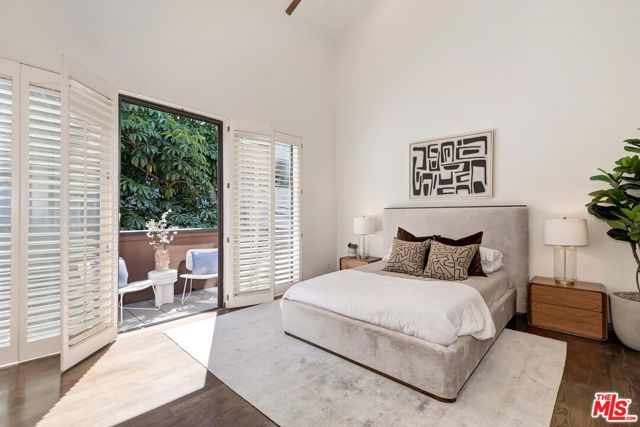 1427 S Bentley Avenue C, Los Angeles, CA 90025