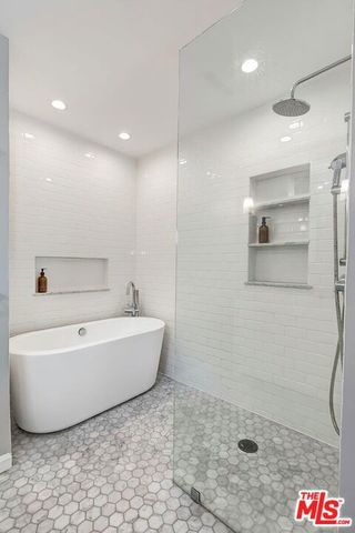 1427 S Bentley Avenue C, Los Angeles, CA 90025