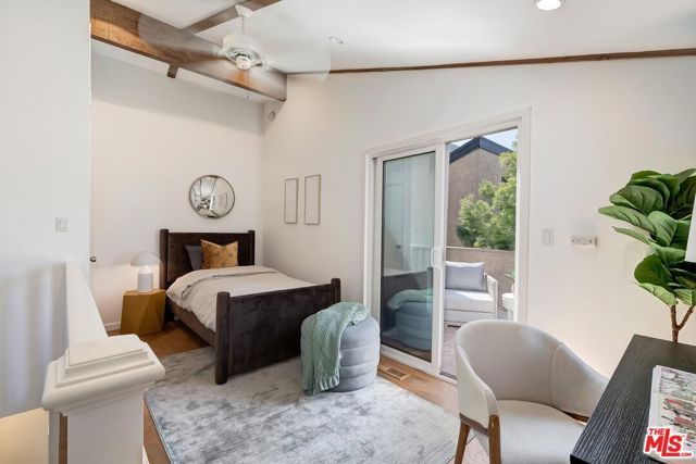 1427 S Bentley Avenue C, Los Angeles, CA 90025