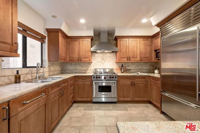 1427 S Bentley Avenue C, Los Angeles, CA 90025