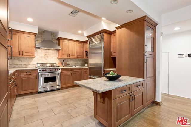 1427 S Bentley Avenue C, Los Angeles, CA 90025