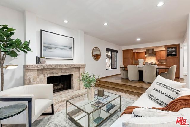 1427 S Bentley Avenue C, Los Angeles, CA 90025