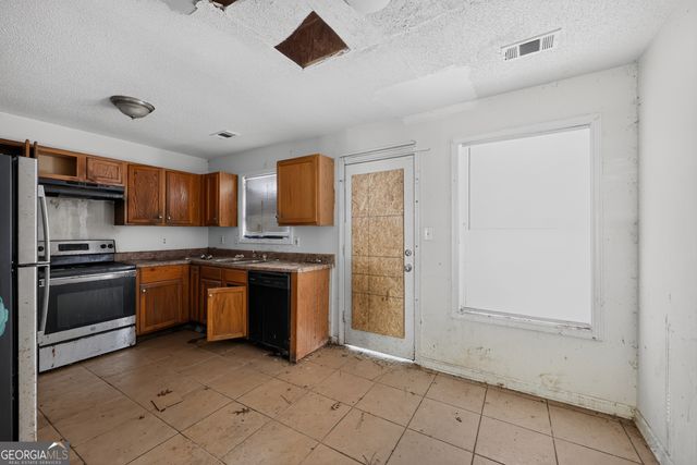 7117 Ravenwood Lane, Lithonia, GA 30038
