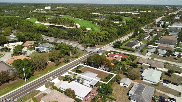 686 111th AVE N, Naples, FL 34108