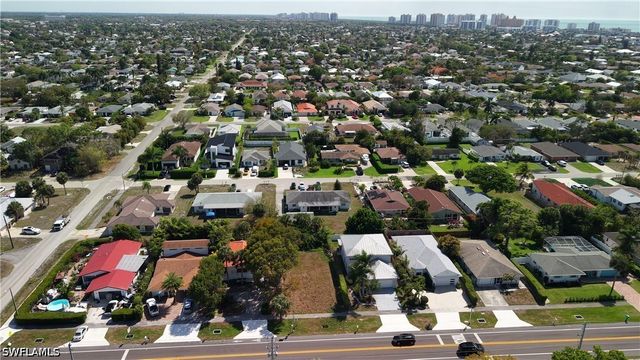 686 111th AVE N, Naples, FL 34108