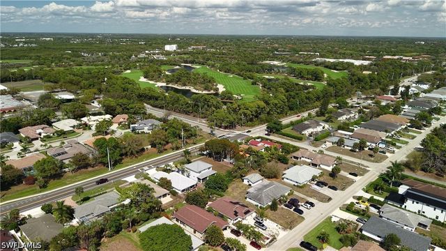 686 111th AVE N, Naples, FL 34108