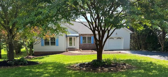 141 Chestnut Creek DR, Hardy, VA 24101