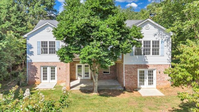 141 Chestnut Creek DR, Hardy, VA 24101