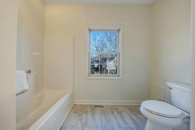 141 Chestnut Creek DR, Hardy, VA 24101