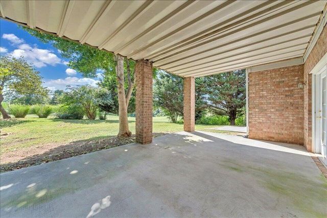 141 Chestnut Creek DR, Hardy, VA 24101