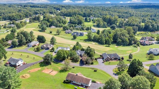 141 Chestnut Creek DR, Hardy, VA 24101