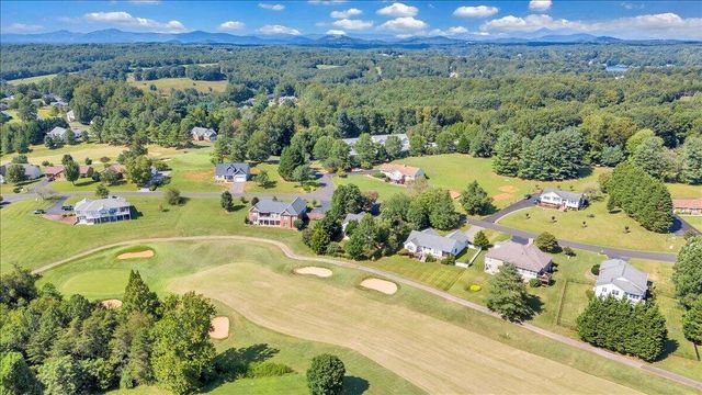 141 Chestnut Creek DR, Hardy, VA 24101