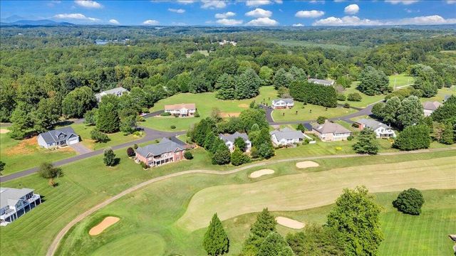 141 Chestnut Creek DR, Hardy, VA 24101