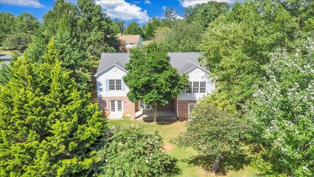 141 Chestnut Creek DR, Hardy, VA 24101