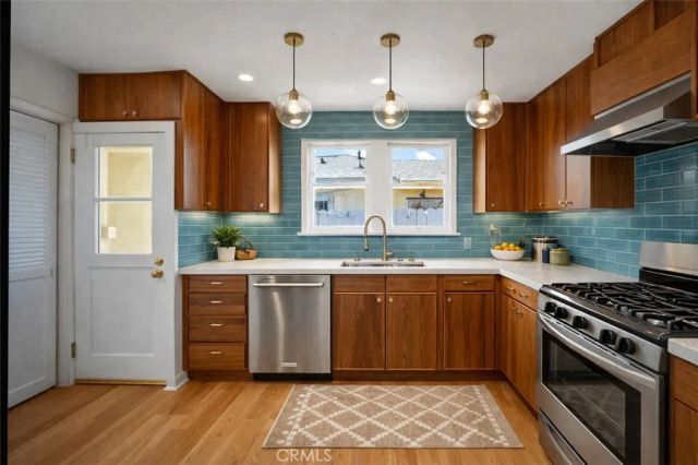 12132 Herbert, Los Angeles, CA 90066