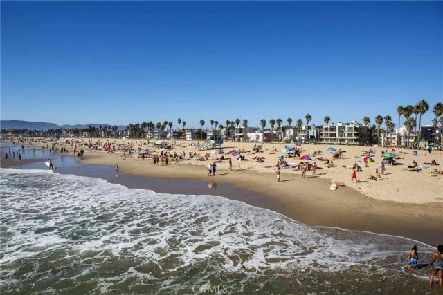 12132 Herbert, Los Angeles, CA 90066