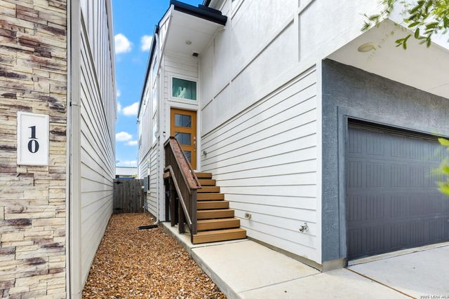 8851 Oakland Rd Unit 9, San Antonio, TX 78240