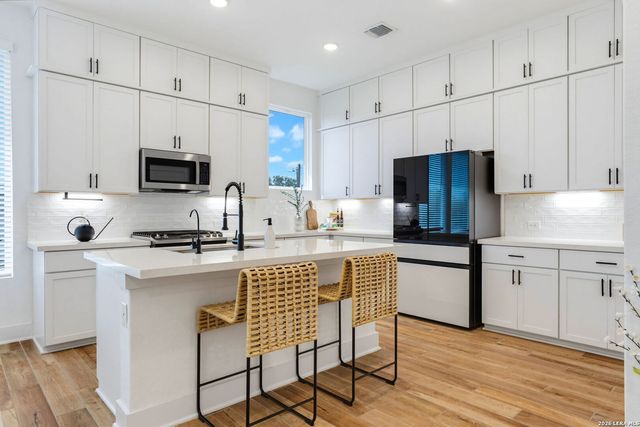 8851 Oakland Rd Unit 9, San Antonio, TX 78240