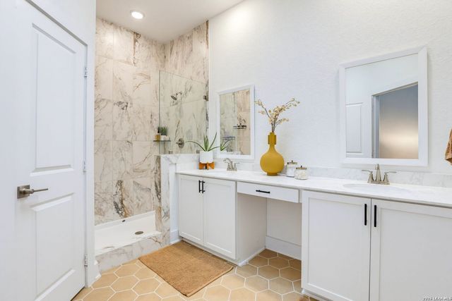 8851 Oakland Rd Unit 9, San Antonio, TX 78240