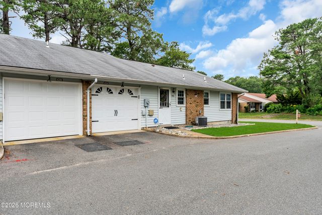 63A Cambridge Circle, Manchester, NJ 08759