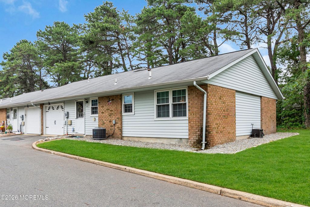 63A Cambridge Circle, Manchester, NJ 08759