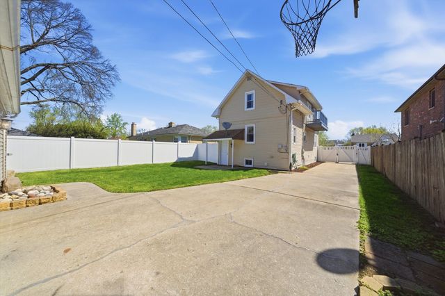 4636 Custer Avenue, Brookfield, IL 60513