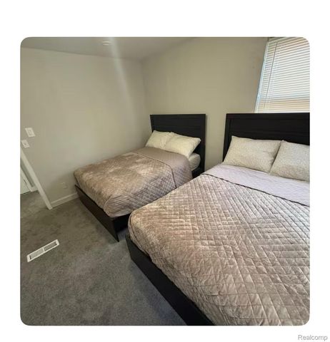 6431 CENTRALIA Street, Dearborn Heights, MI 48127