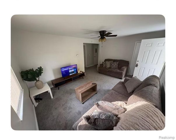 6431 CENTRALIA Street, Dearborn Heights, MI 48127