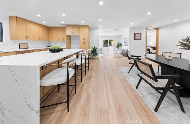 8369 Vine Valley, Los Angeles, CA 91352