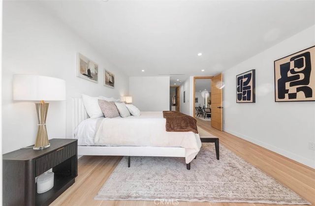 8369 Vine Valley, Los Angeles, CA 91352